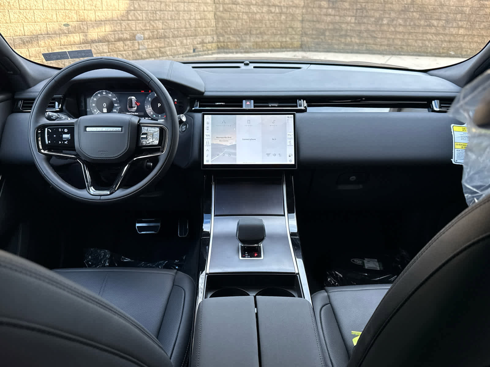 New 2026 Land Rover Range Rover Velar Dynamic SE AWD/4WD image 9