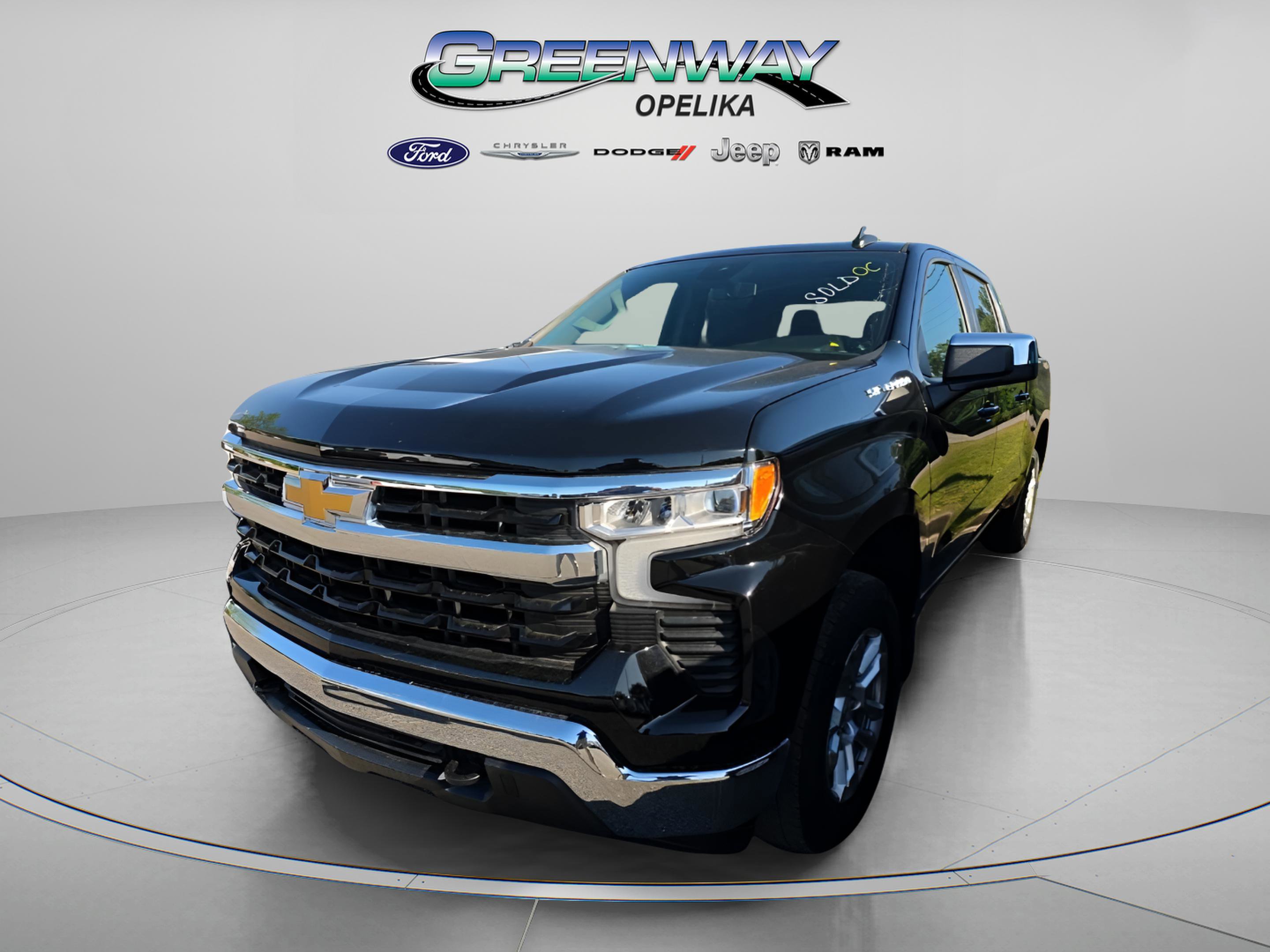 Used 2023 Chevrolet Silverado 1500 LT AWD/4WD image 13