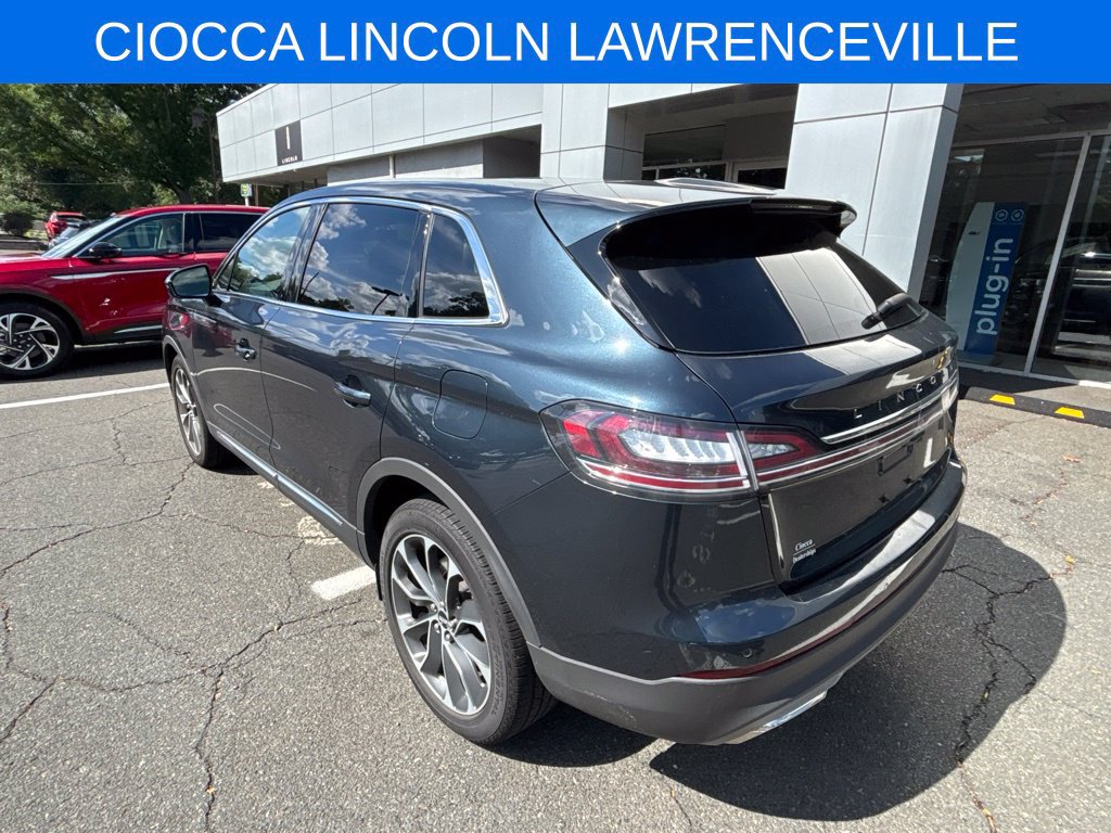 Used 2023 Lincoln Nautilus Reserve w/ Cargo Utility Package AWD/4WD image 5