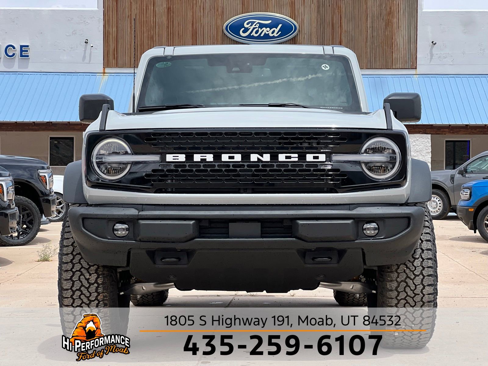New 2026 Ford Bronco Outer Banks w/ Sasquatch Package AWD/4WD image 2