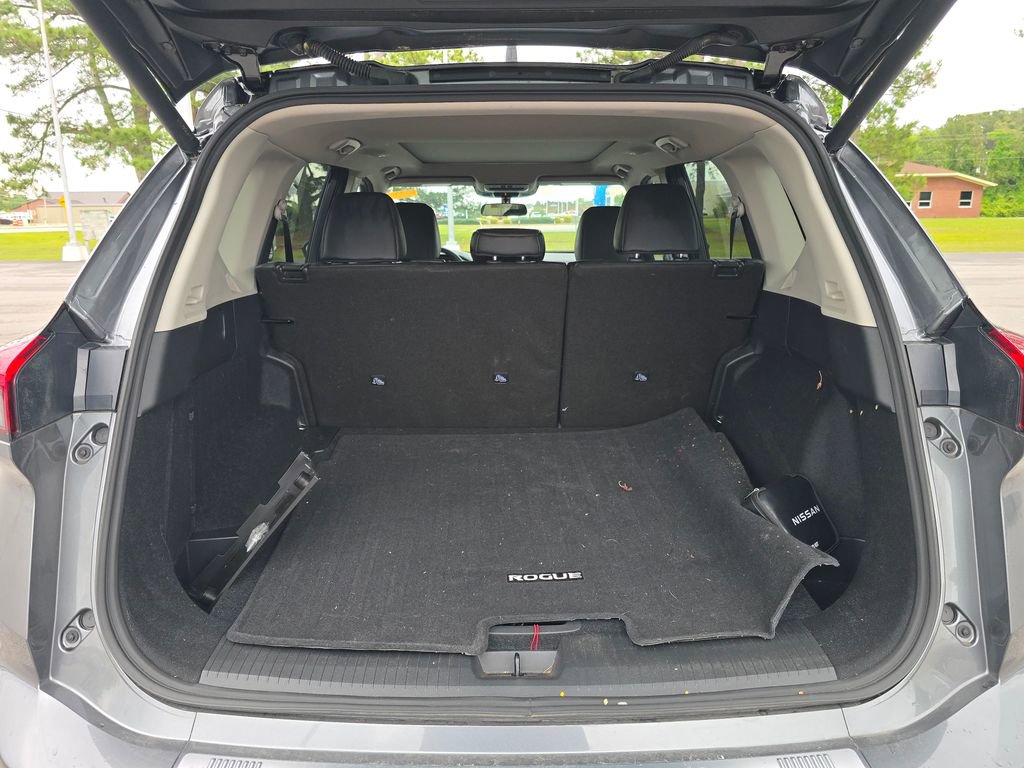 Used 2025 Nissan Rogue SV w/ SV Premium Package FWD image 11