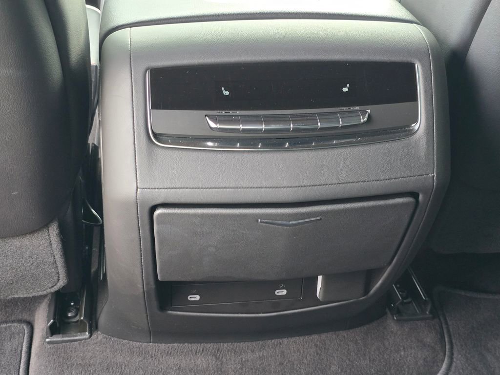 Used 2024 Cadillac Escalade Premium Luxury Platinum RWD image 19