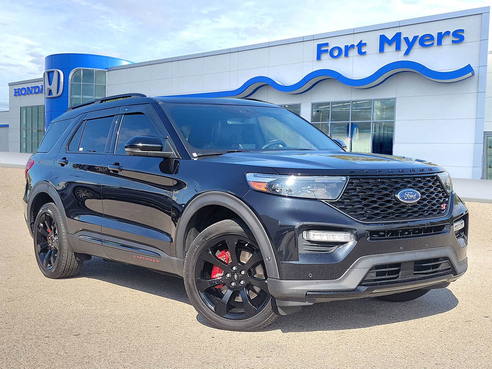 Used 2020 Ford Explorer ST w/ ST Street Pack image 1