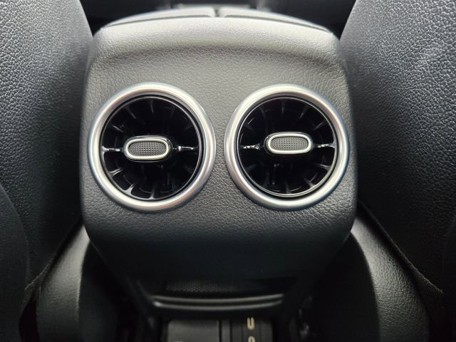 Used 2024 Mercedes-Benz EQB 300 4MATIC image 34