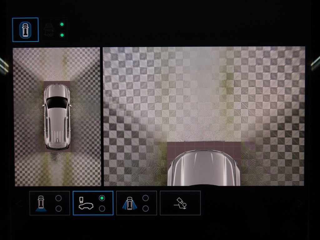 Used 2024 GMC Acadia AT4 w/ Luxury Package image 22