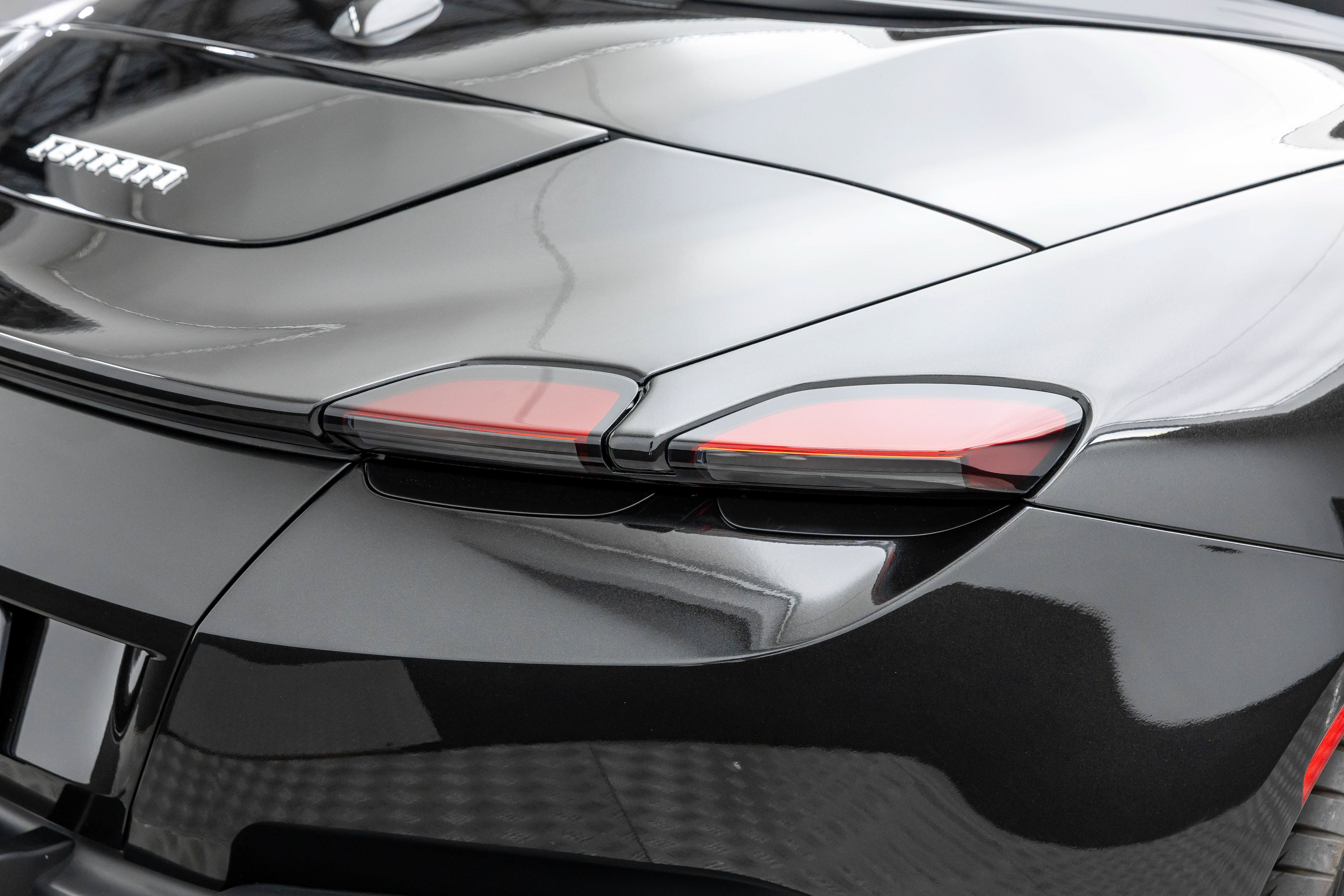 Used 2025 Ferrari Roma Spider RWD image 36