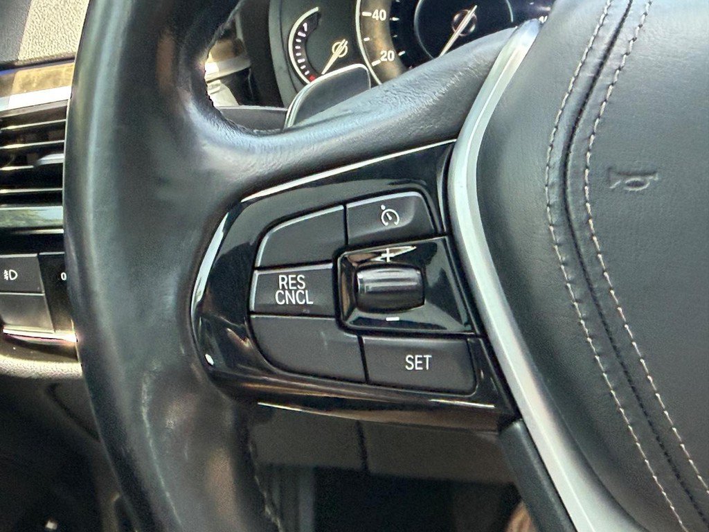 Used 2018 BMW 530e xDrive AWD/4WD image 17