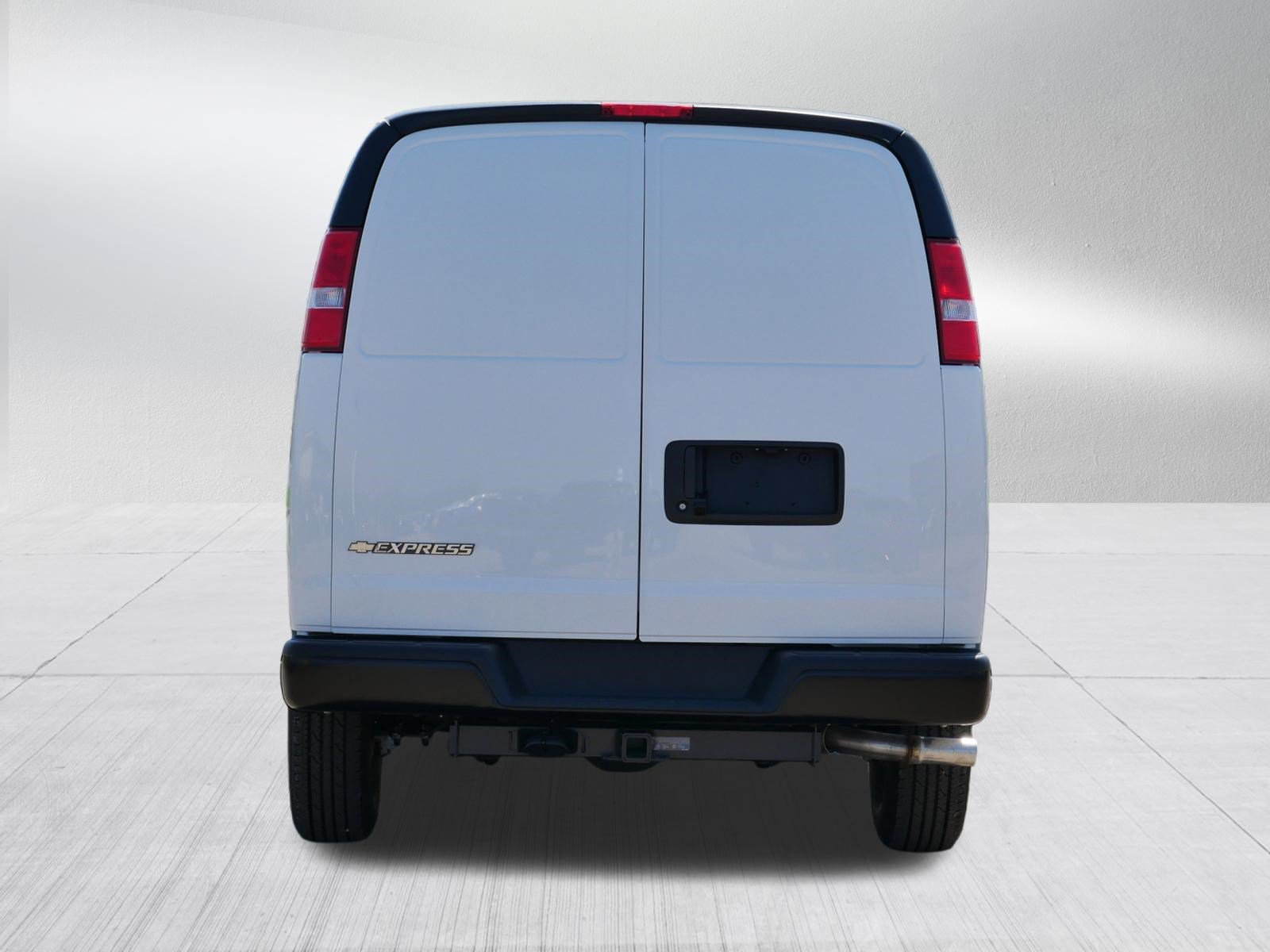 New 2026 Chevrolet Express 3500 Extended w/ Driver Convenience Package RWD image 4