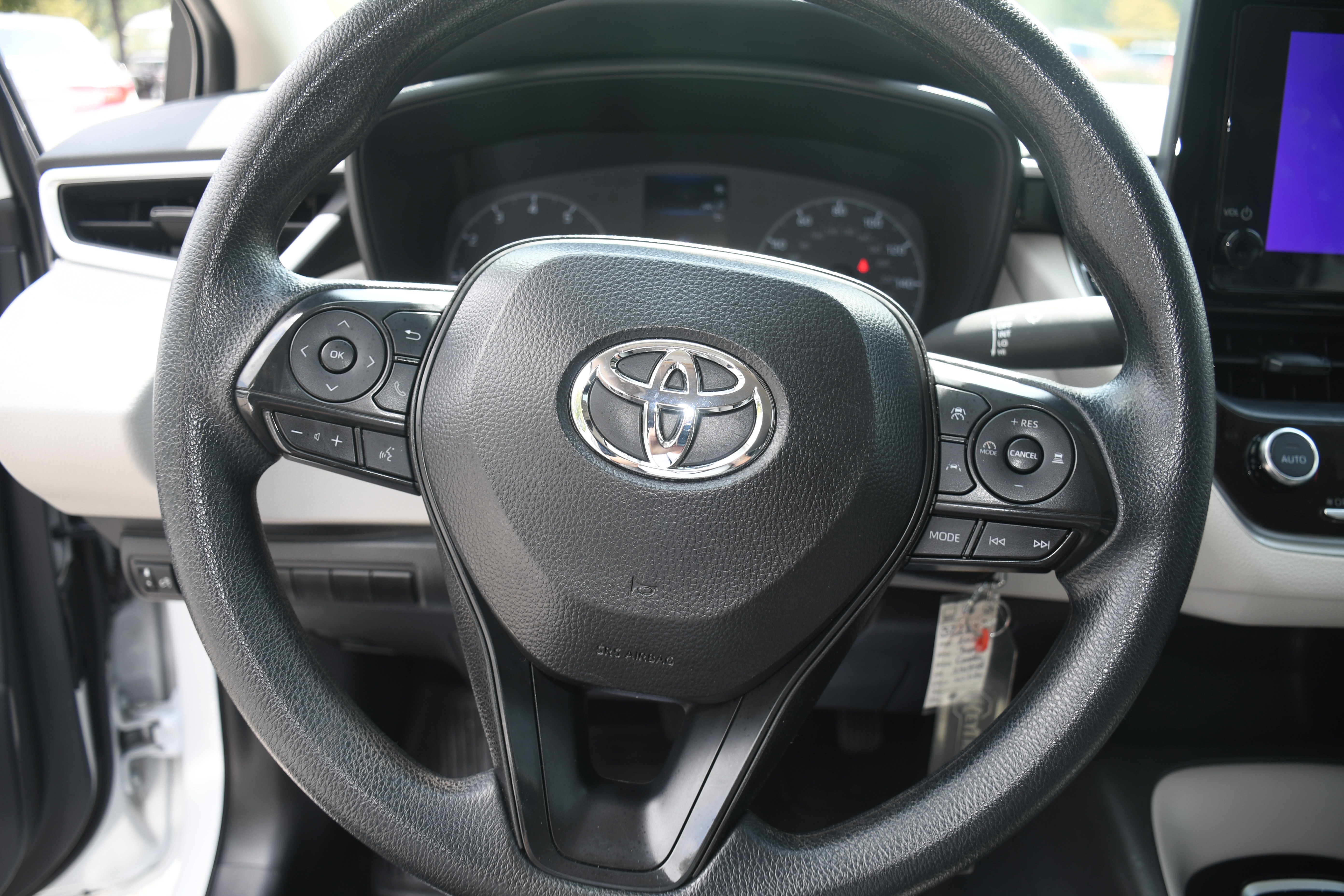 Certified 2025 Toyota Corolla LE FWD image 12