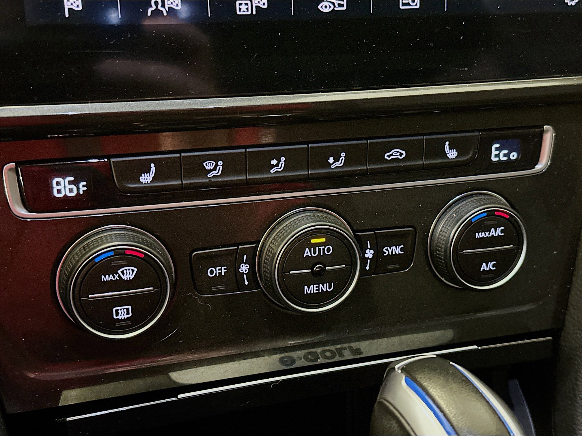 Used 2019 Volkswagen e-Golf SEL Premium image 24