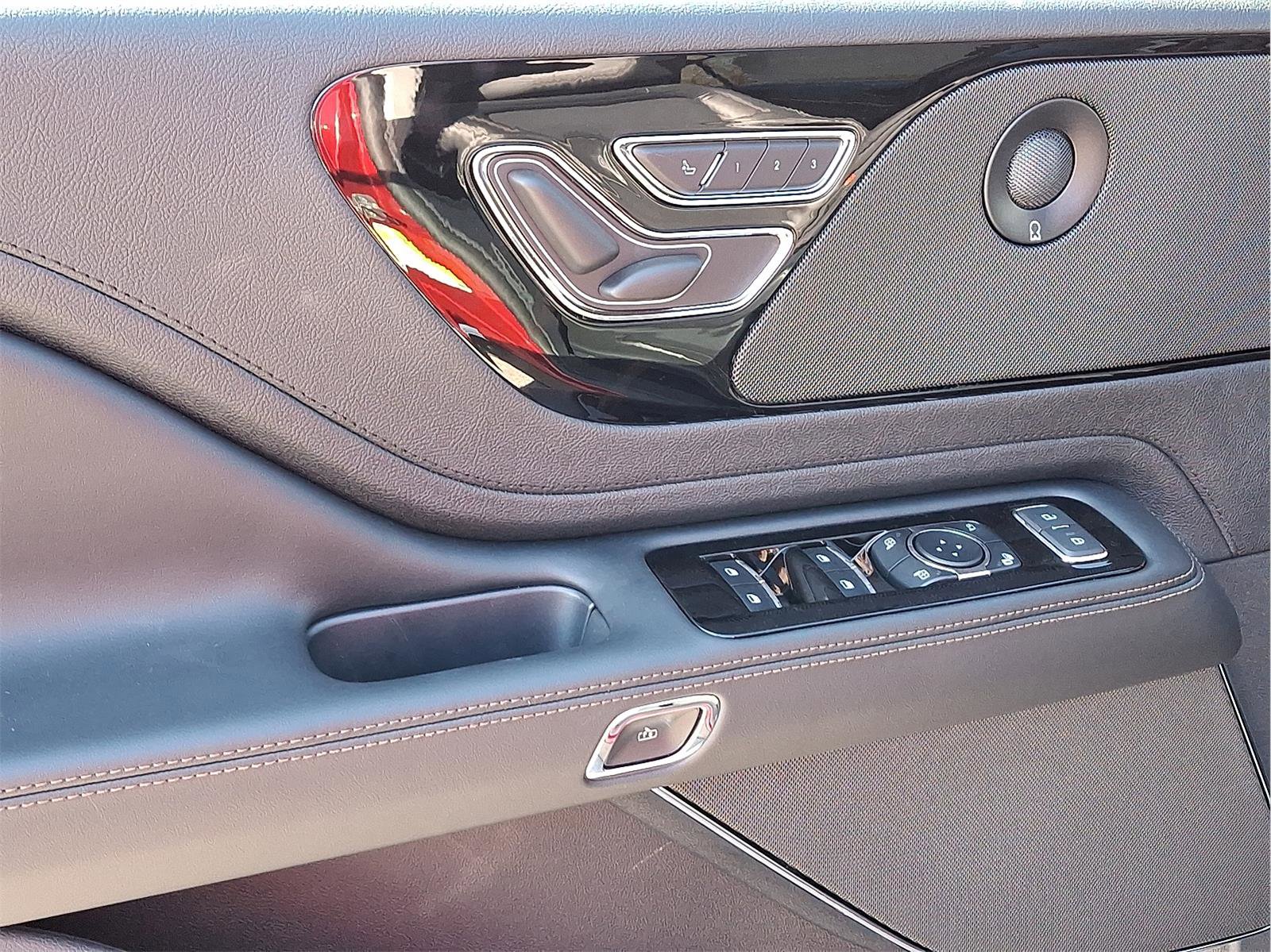 New 2025 Lincoln Aviator Reserve image 9