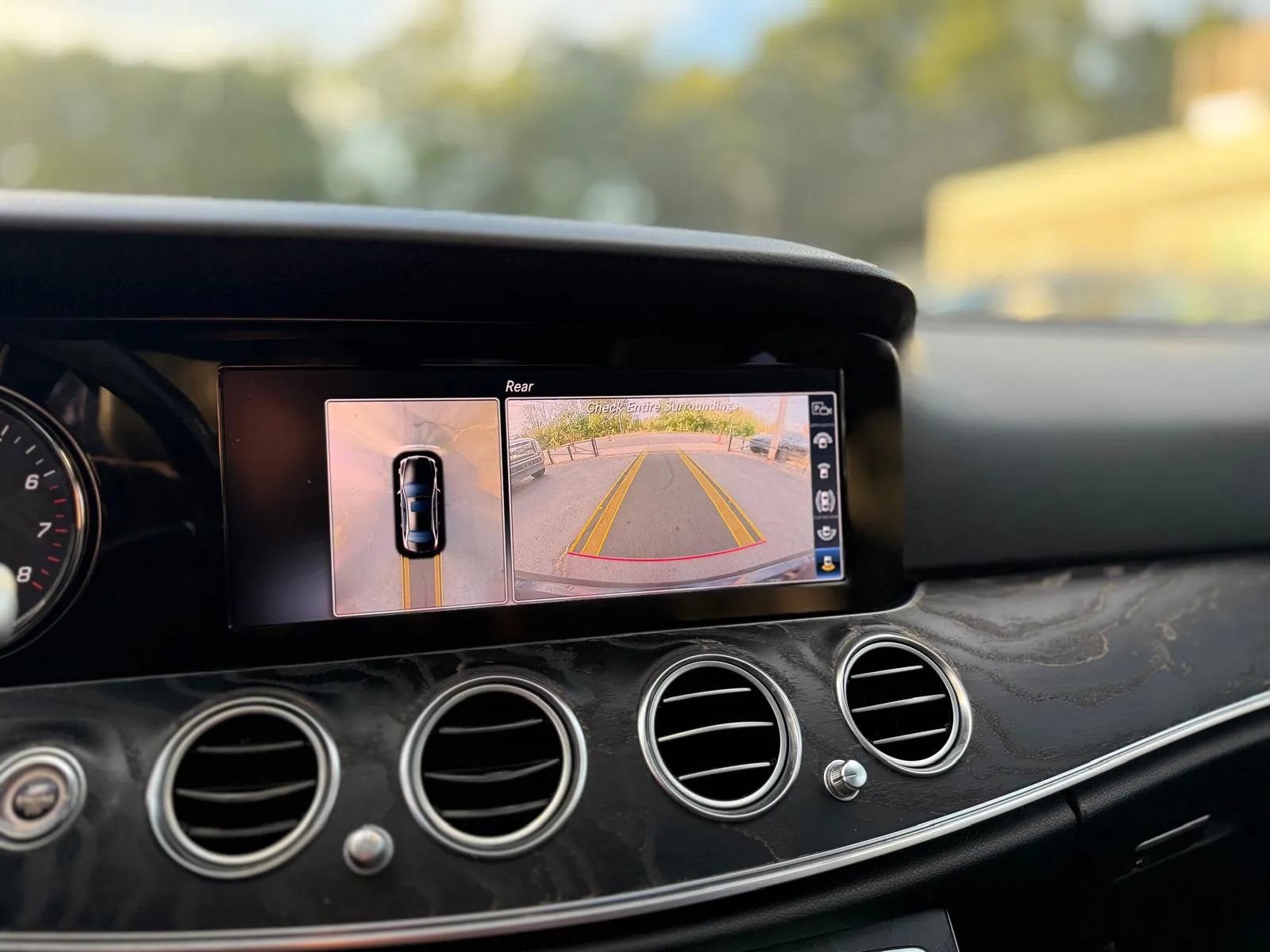 Used 2019 Mercedes-Benz E 300 4MATIC image 18