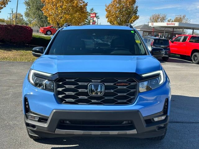 Used 2024 Honda Passport TrailSport image 2