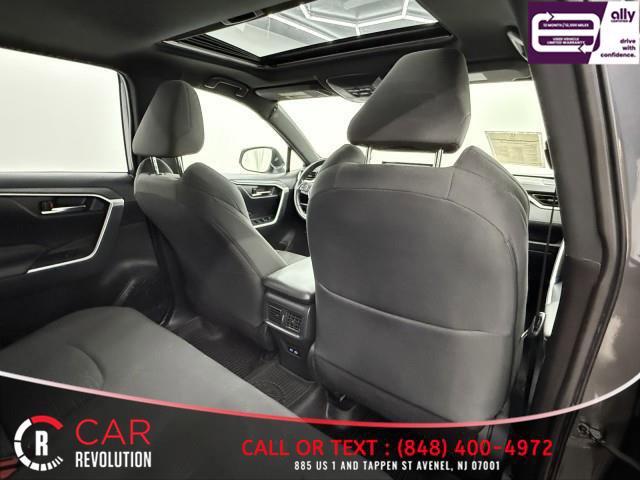 Used 2022 Toyota RAV4 SE w/ Convenience Package image 41