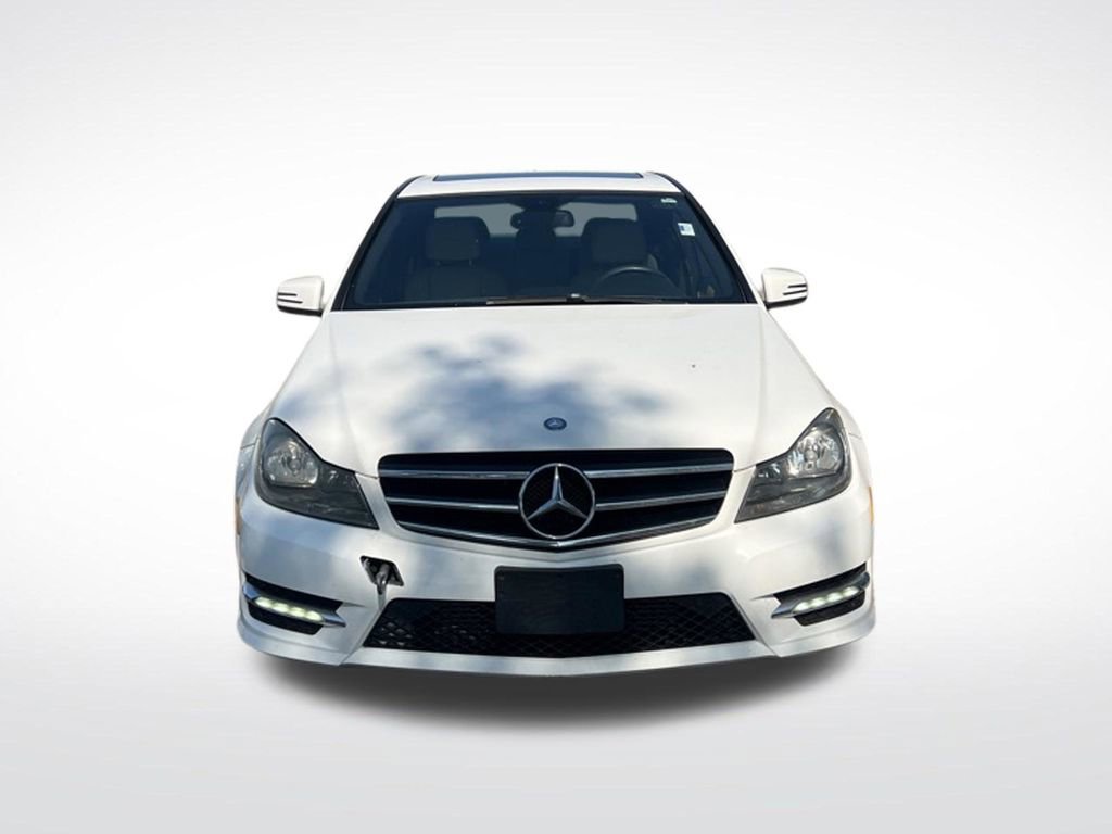 Used 2014 Mercedes-Benz C 250 Sedan image 3