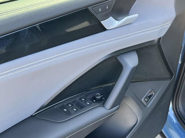 New 2026 Volkswagen Tiguan SE FWD image 9