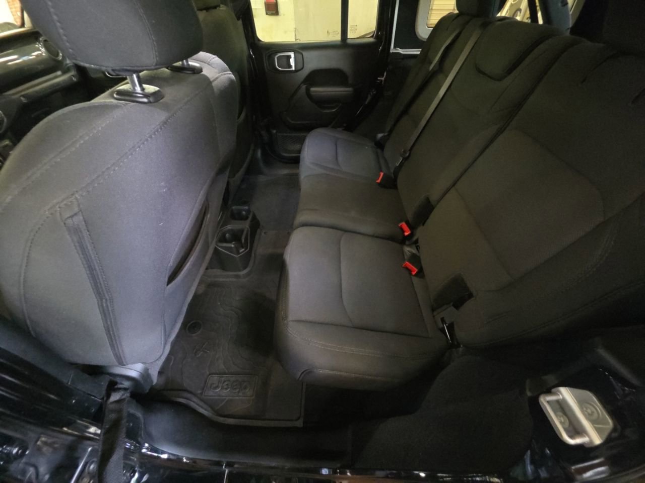 Used 2022 Jeep Wrangler Unlimited Sport AWD/4WD image 17