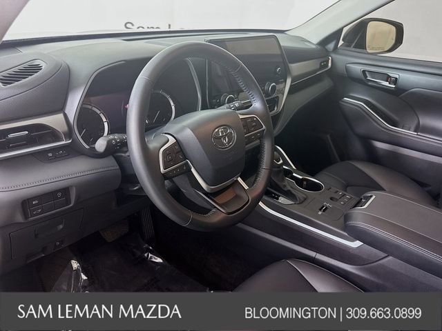 Used 2024 Toyota Highlander XLE image 9