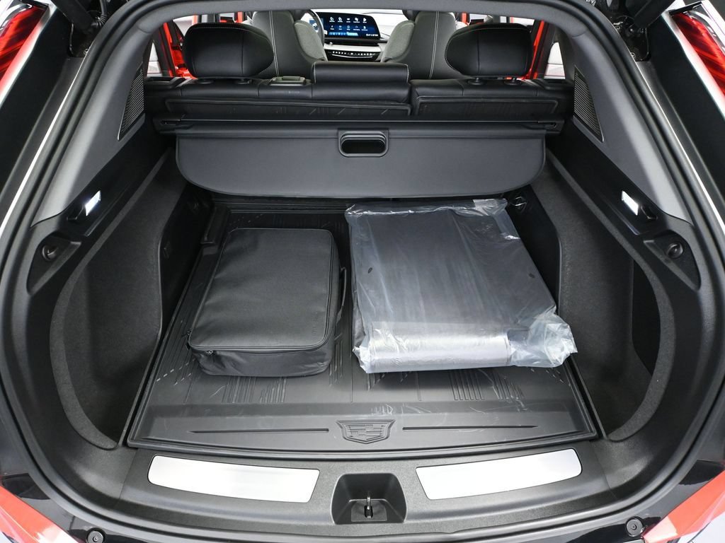 Used 2026 Cadillac Optiq Sport 1 w/ LPO, Floor Liner Package AWD/4WD image 42