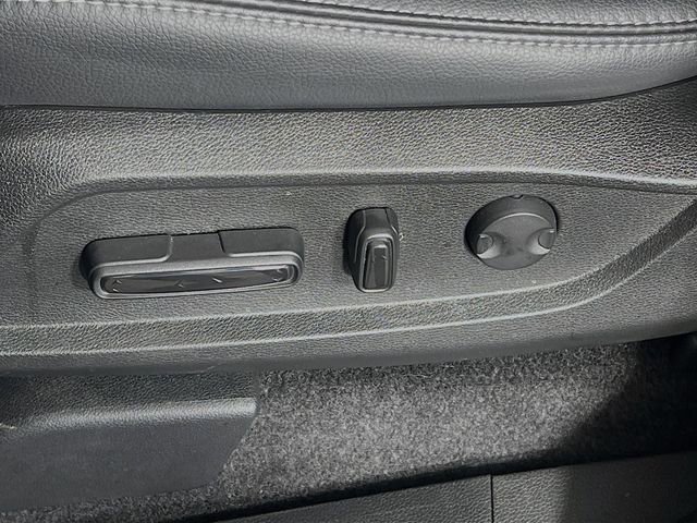 Used 2025 Honda Pilot Touring image 13