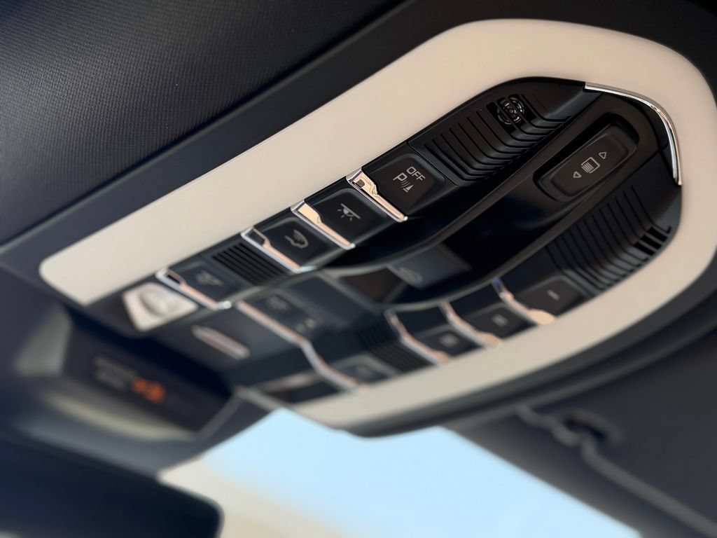 New 2026 Porsche Macan AWD/4WD image 27