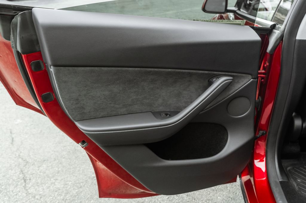 Used 2024 Tesla Model Y Long Range image 30