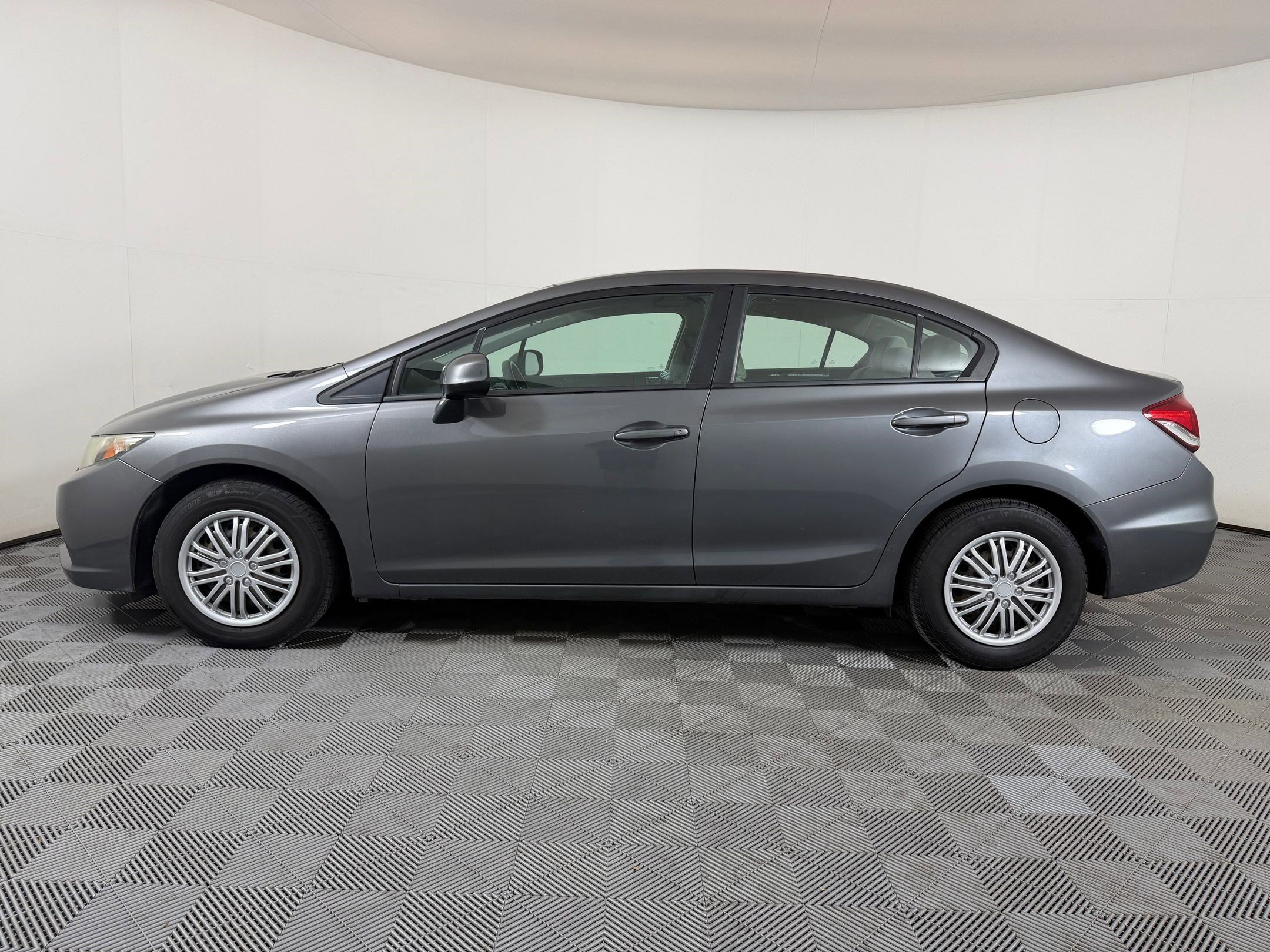 Used 2013 Honda Civic LX image 2