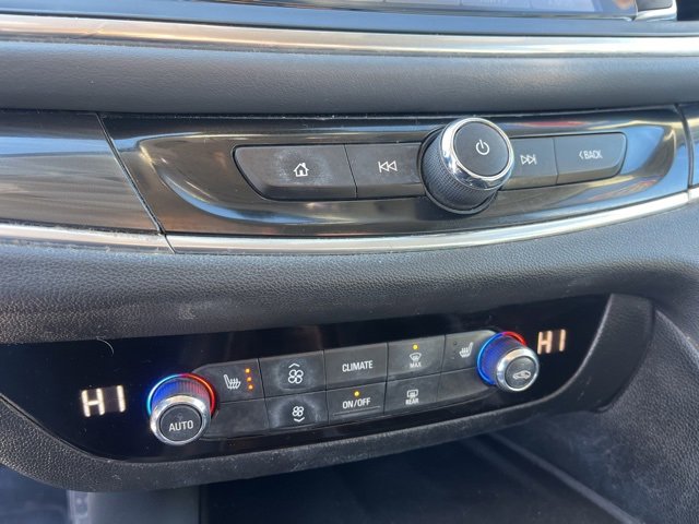 Used 2019 Buick Enclave Essence image 25