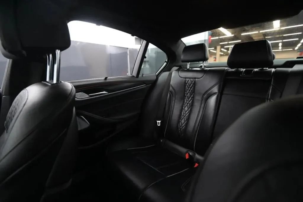 Used 2021 BMW M550i xDrive w/ Executive Package AWD/4WD image 44