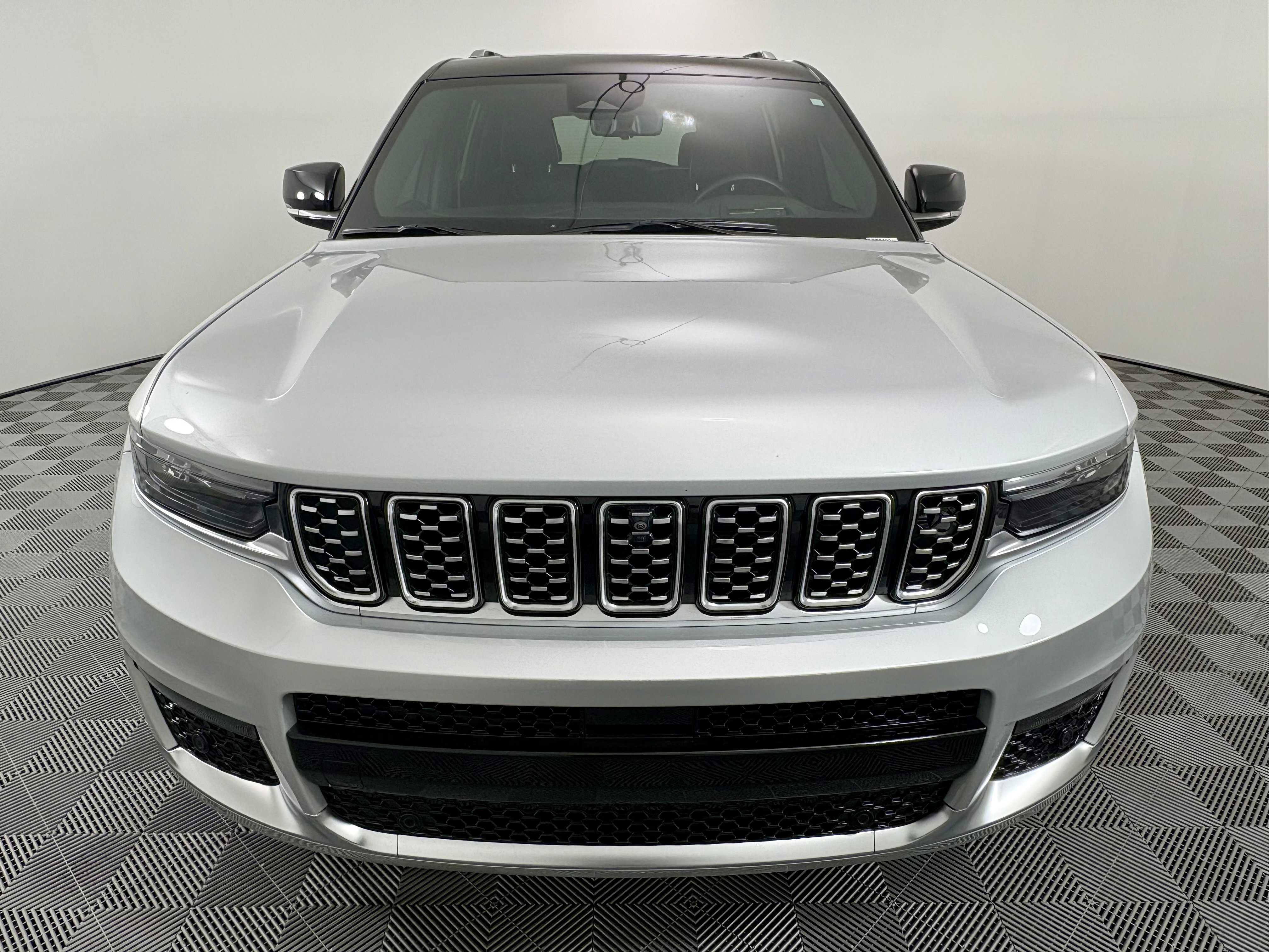 Certified 2023 Jeep Grand Cherokee L Summit w/ Advanced Protech Group IV AWD/4WD image 8