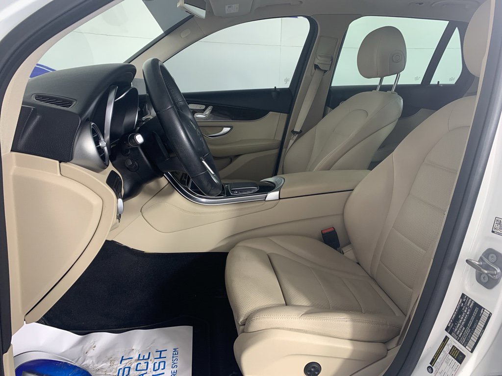 Used 2020 Mercedes-Benz GLC 300 4MATIC w/ Parking Assistance Package image 16
