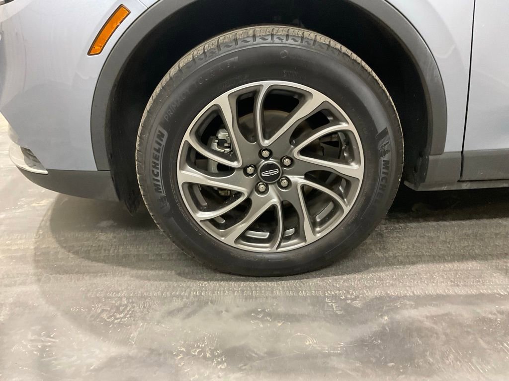 Used 2022 Lincoln Corsair FWD w/ Equipment Group 101A image 6