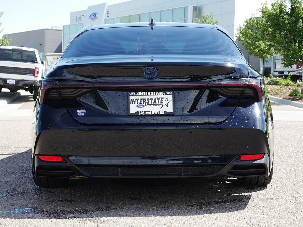 Used 2021 Toyota Avalon Limited w/ Advanced Safety Package FWD image 4