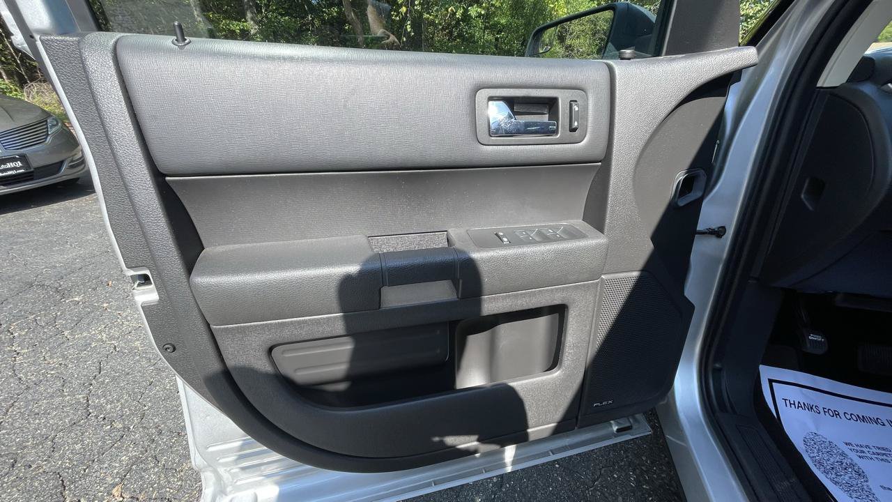 Used 2019 Ford Flex SE FWD image 16