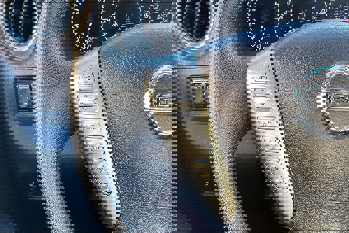 Used 2015 Nissan Versa Note SV w/ SV Convenience Package image 18