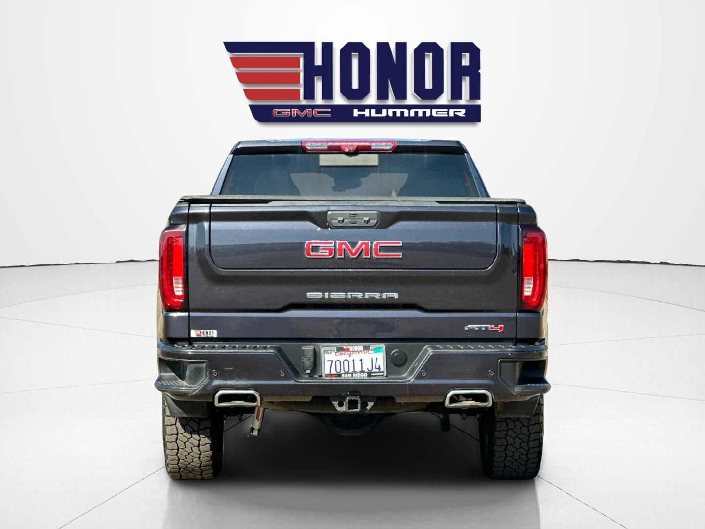 Used 2024 GMC Sierra 1500 AT4 w/ Technology Package AWD/4WD image 5