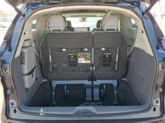 Used 2024 Toyota Sienna XLE image 31