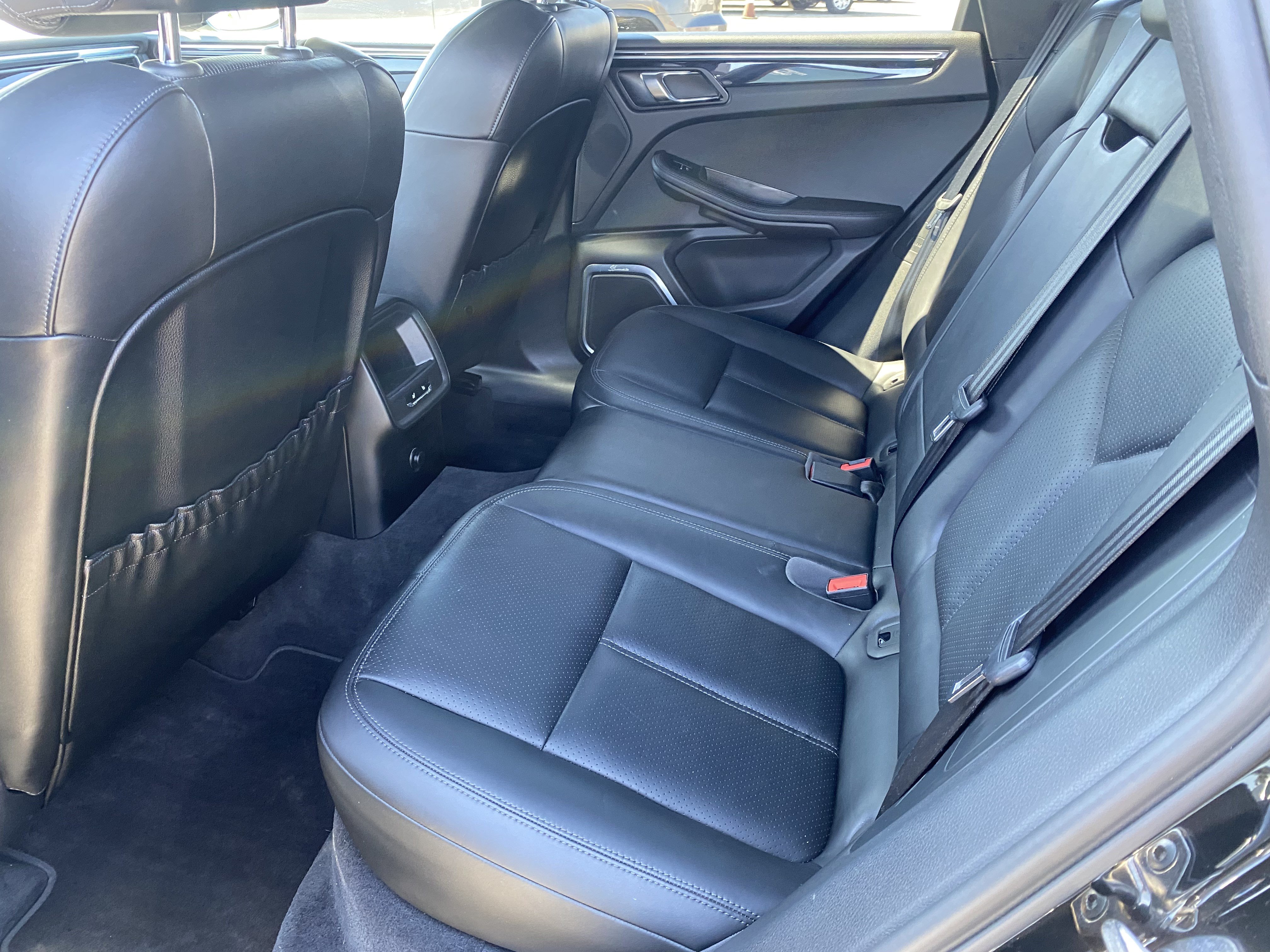 Used 2015 Porsche Macan S w/ Premium Package Plus AWD/4WD image 17