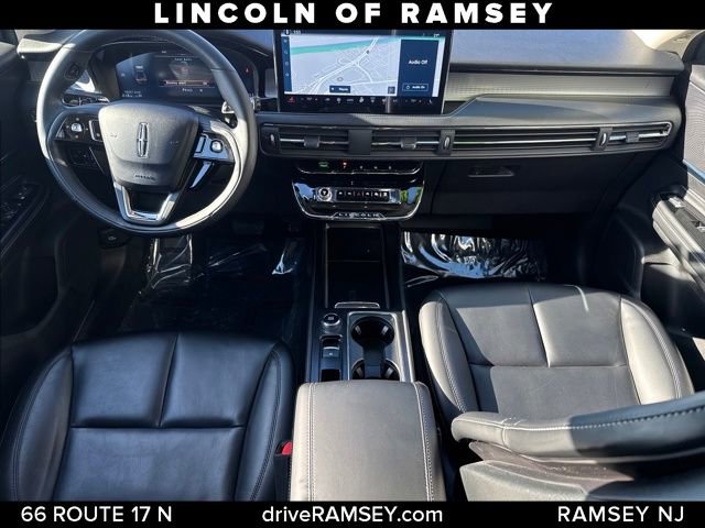 Used 2023 Lincoln Corsair Standard w/ Rear Removable Package Tray image 22