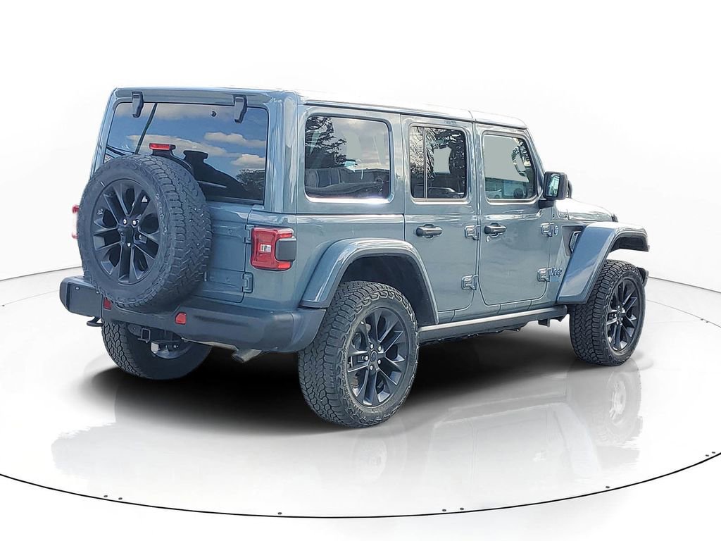Used 2025 Jeep Wrangler Unlimited Sahara AWD/4WD image 4