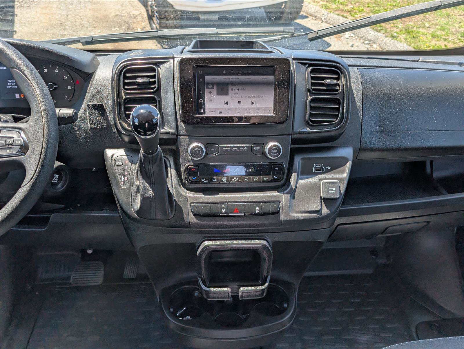 Used 2024 RAM ProMaster 2500 w/ Convenience Group FWD image 15