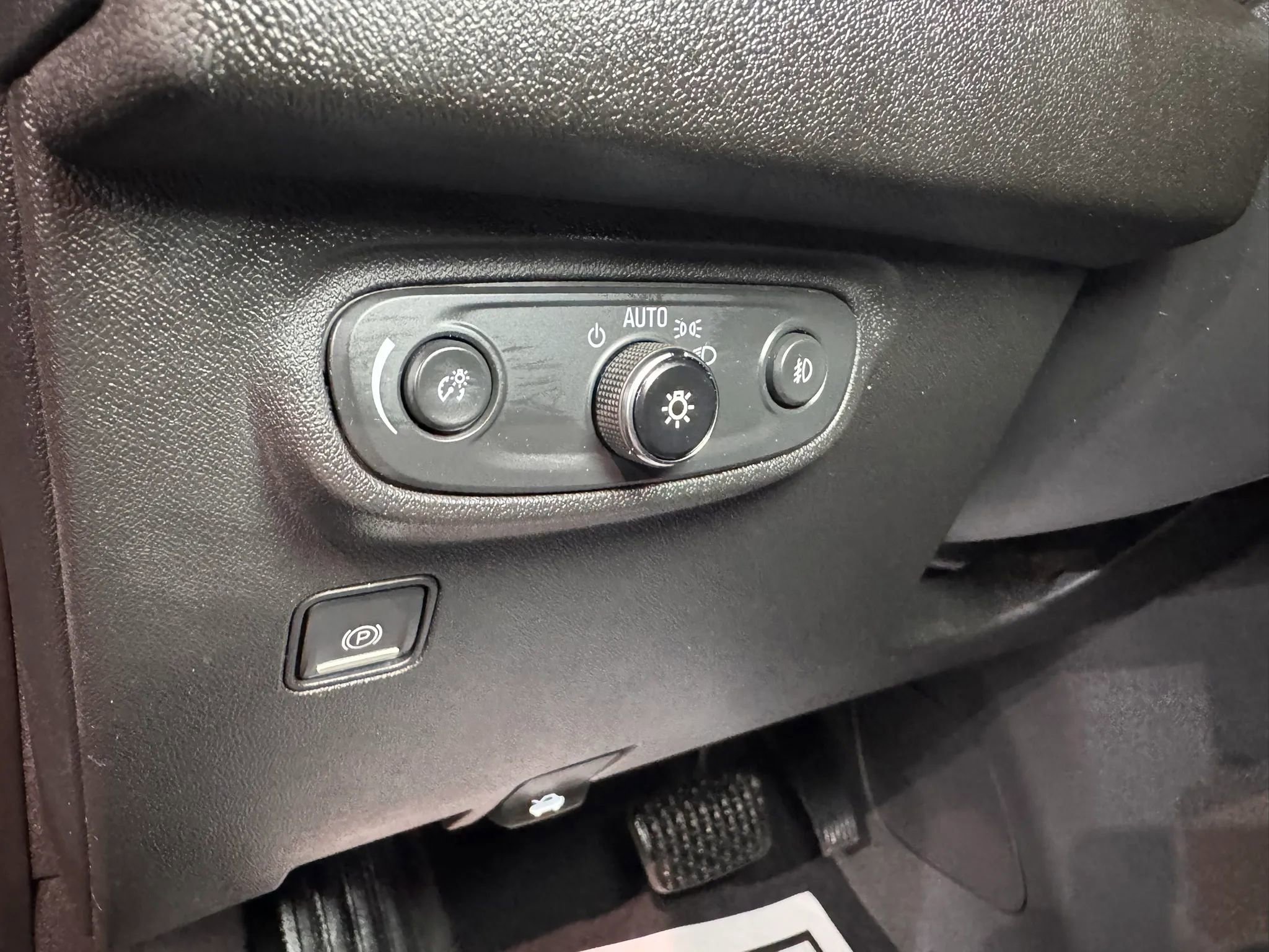 Used 2020 GMC Terrain Denali w/ GMC Pro Grade Package image 25