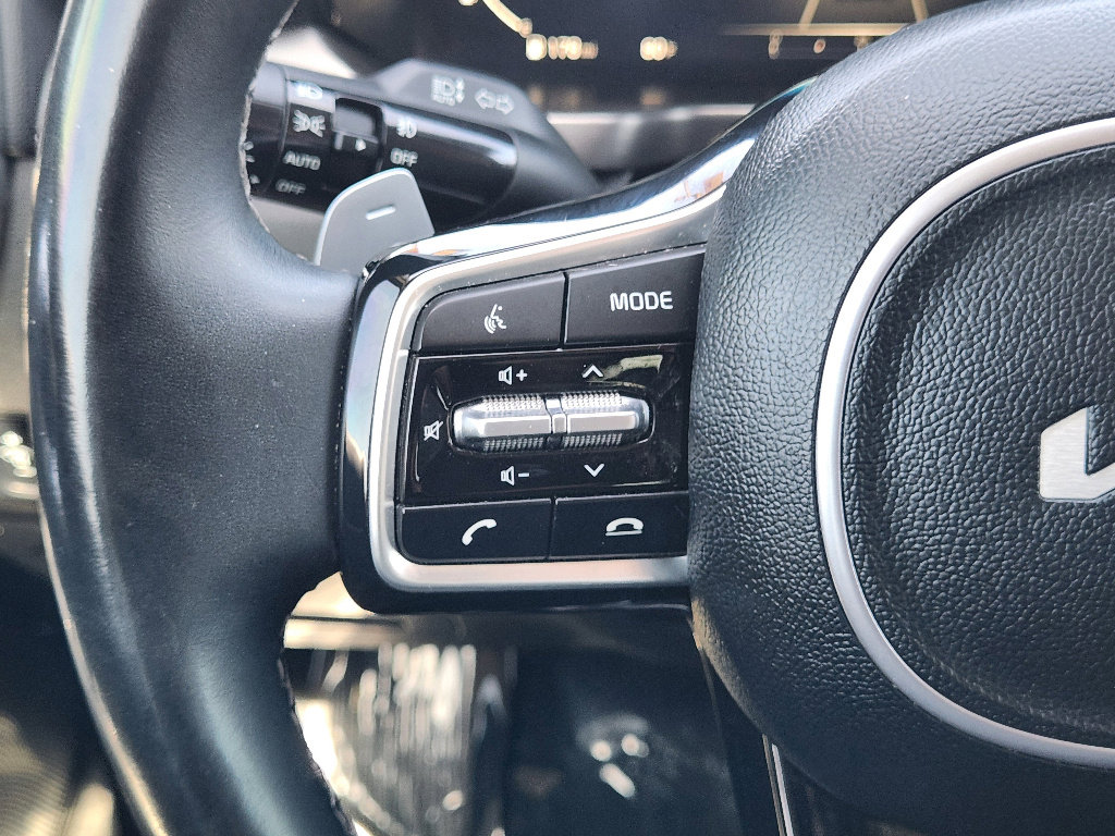 Certified 2023 Kia Sorento SX image 31