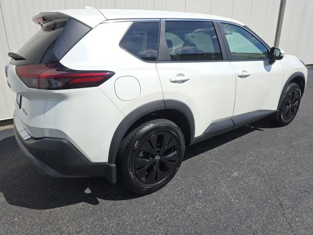 Used 2023 Nissan Rogue SV AWD/4WD image 7