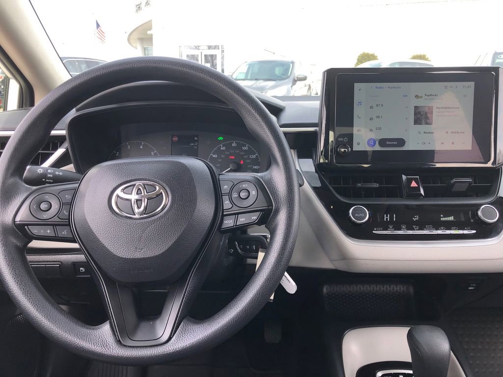 Used 2023 Toyota Corolla LE image 30