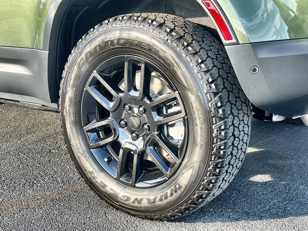 New 2026 Land Rover Defender 110 S AWD/4WD image 11