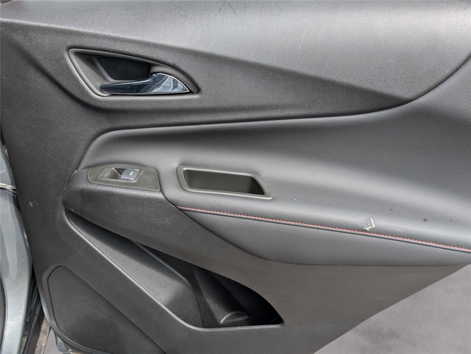 Used 2024 Chevrolet Equinox RS w/ RS Leather Package image 35