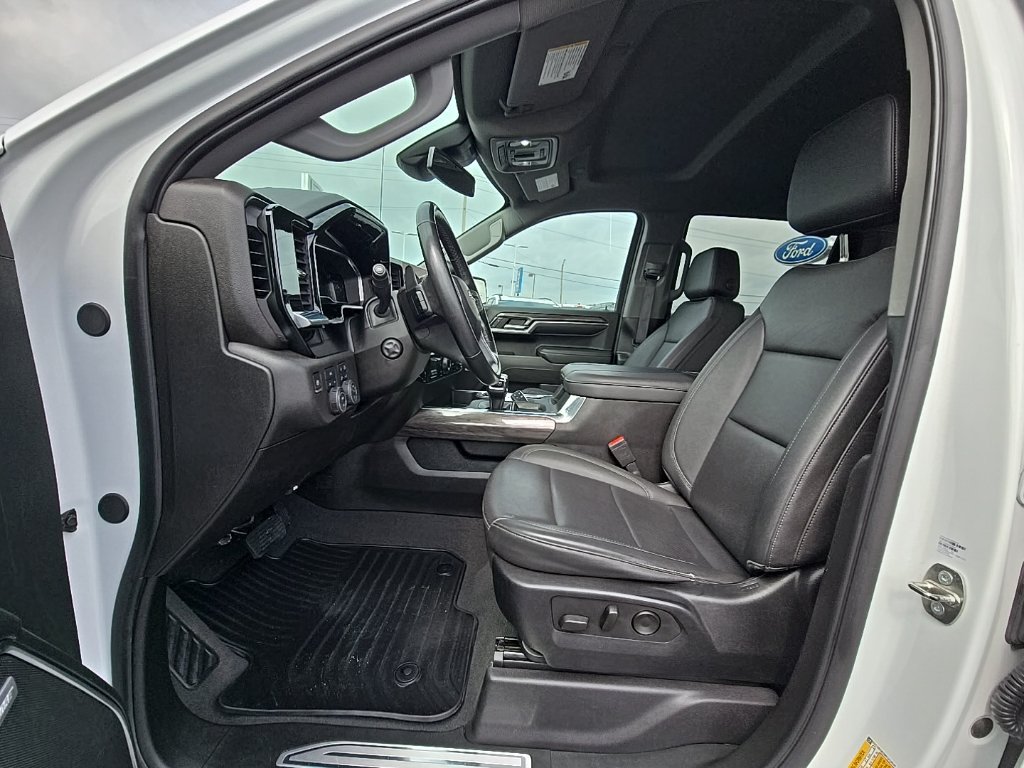 Used 2024 Chevrolet Silverado 1500 LTZ w/ LTZ Convenience Package II AWD/4WD image 10