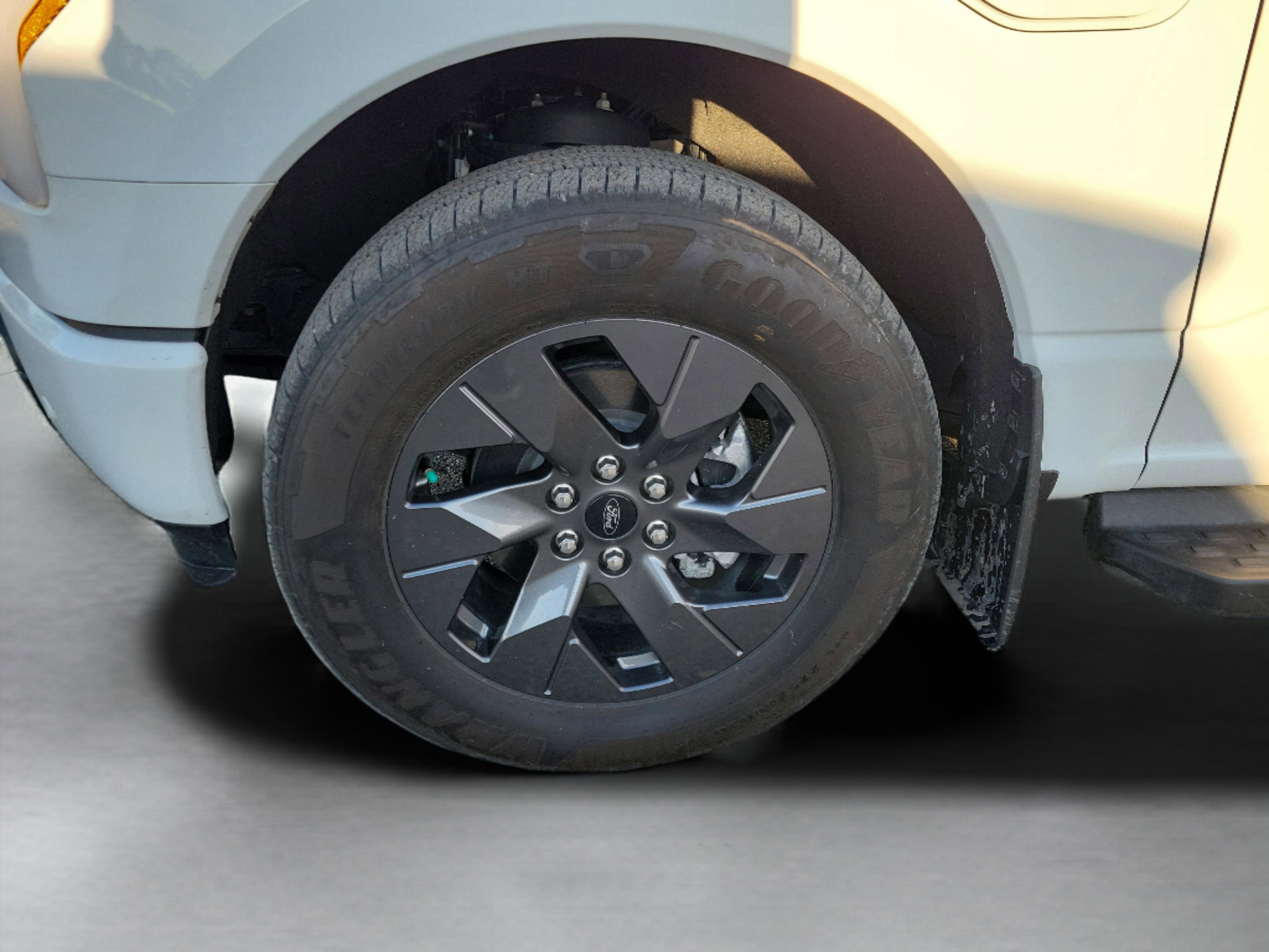 Used 2024 Ford F150 Lightning Flash image 32