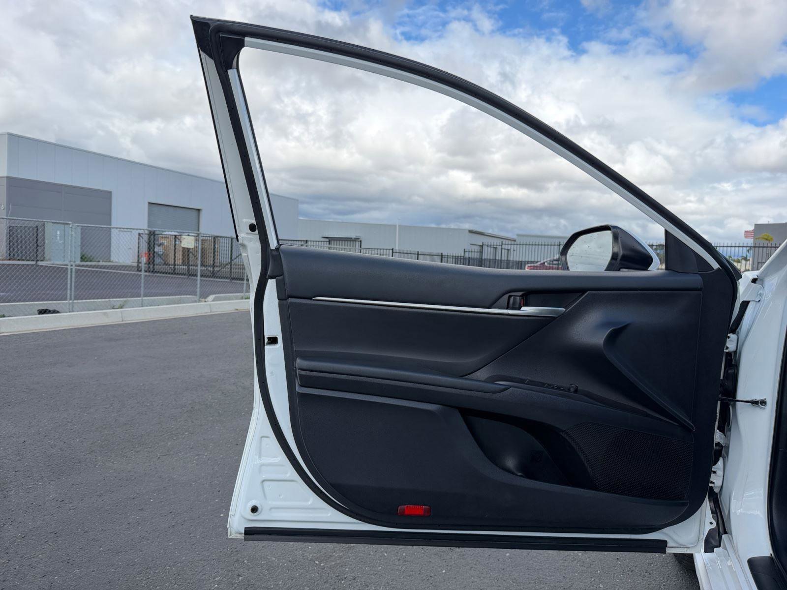 Used 2024 Toyota Camry SE image 14